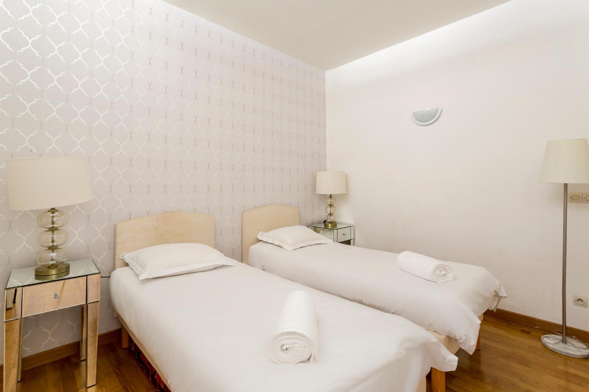 Champs-elysees Lincoln - 2bdr Parijs